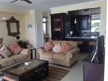 Whispering Seas Apartment Ocho Rios