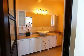 Whispering Seas Apartment Ocho Rios