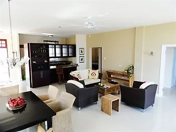 Whispering Seas Apartment Ocho Rios  Tower Isle